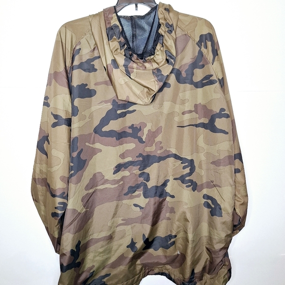 Molokai Surf Co. Camouflage windbreaker size XL. - Picture 2 of 9